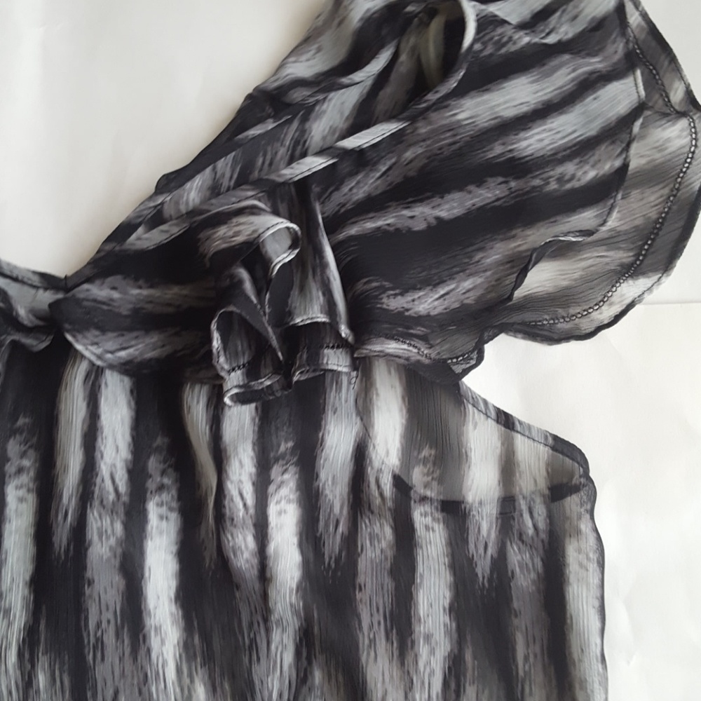 Womens Shear Short Sleeve Ruffled Blouse 1X - Picture 3 of 4